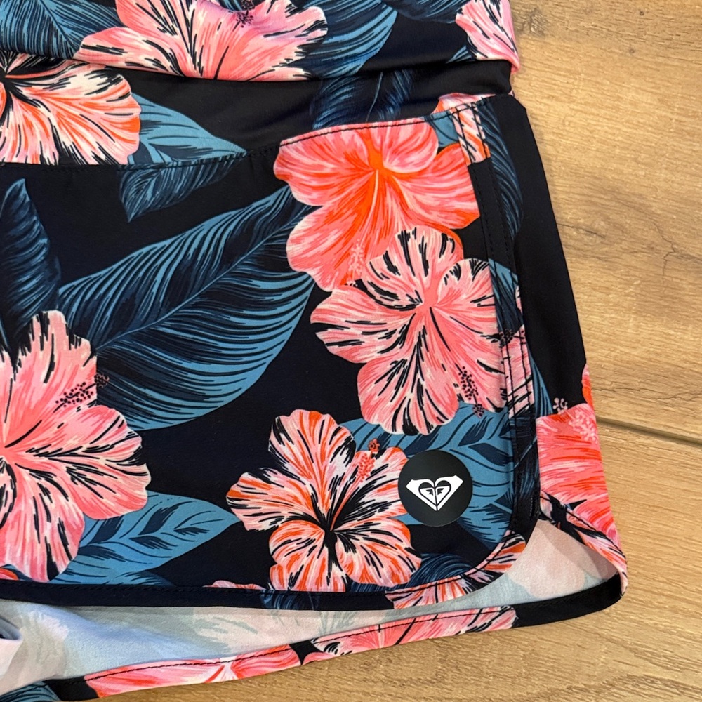 Roxy Women's Endless Summer long  board short size  L